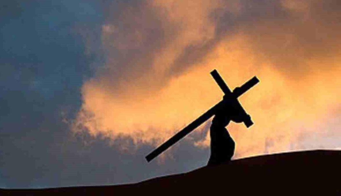 Vangelo Lc 14, 25-33:«Colui che non porta la propria croce e non viene dietro a me, non può essere mio discepolo».